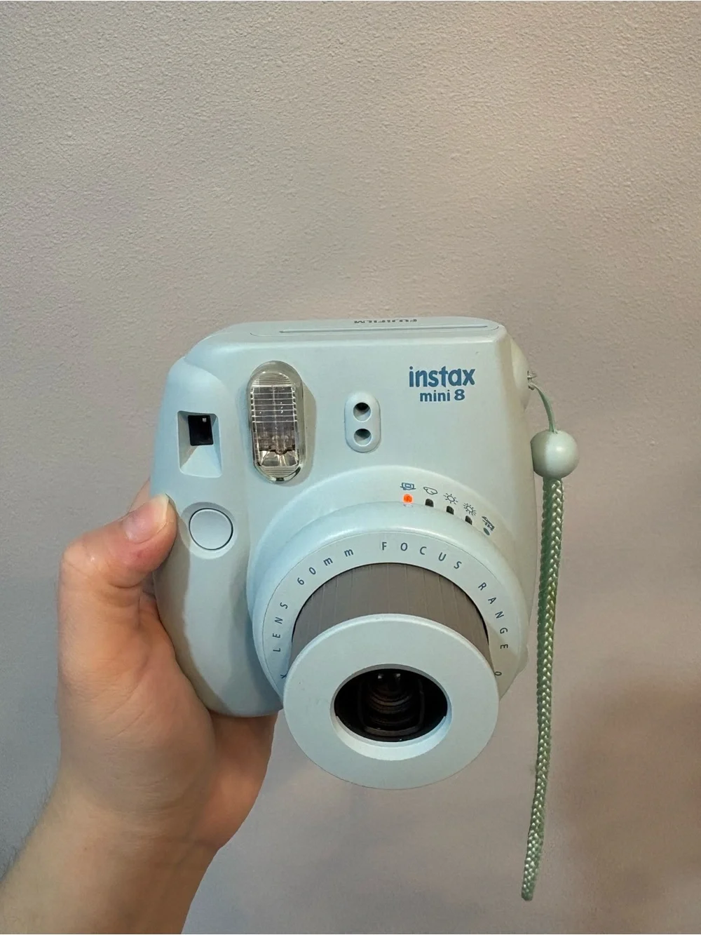 Instax mini 8 Instant Camera - for Parts / Not working !!!